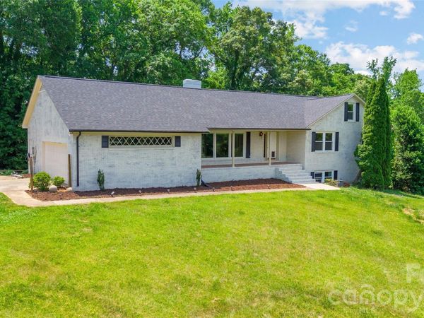 2004 Fountain Lane , Stanley, NC 28164