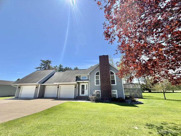 120 N Pyle Drive, Kingsford, MI 49802