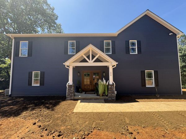 500 Surfside DR , Moneta, VA 24121