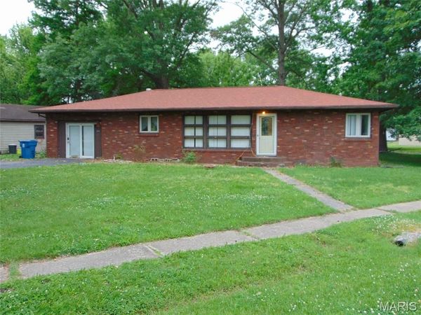 410 East Street , Vergennes, IL 62994
