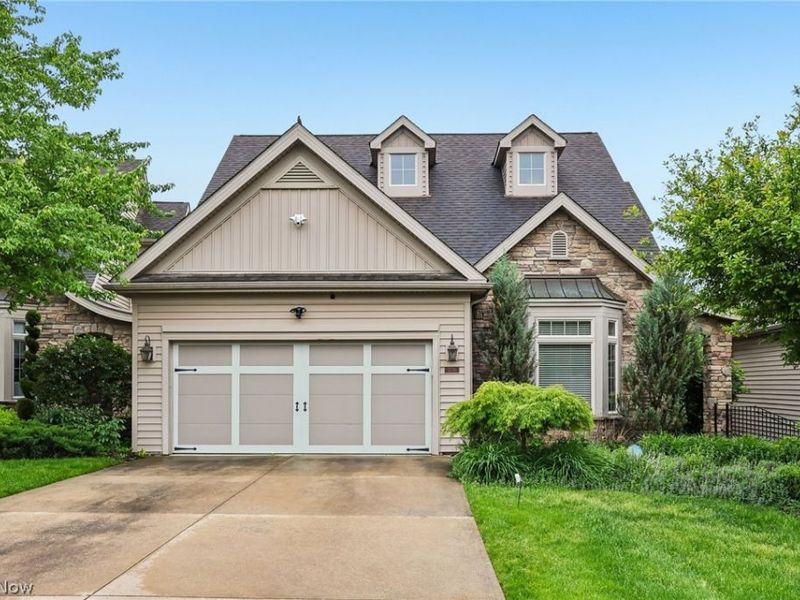 5230 River Creek Road , Lyndhurst, OH 44124 Photo 1