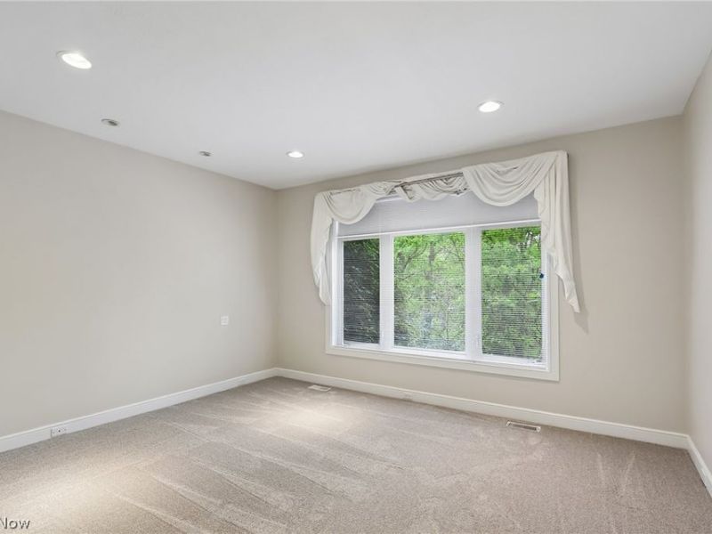 5230 River Creek Road , Lyndhurst, OH 44124 Photo 17