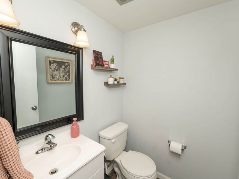 35222 S Turtle Trail , Unit 9B, Willoughby, OH 44094 Photo 12