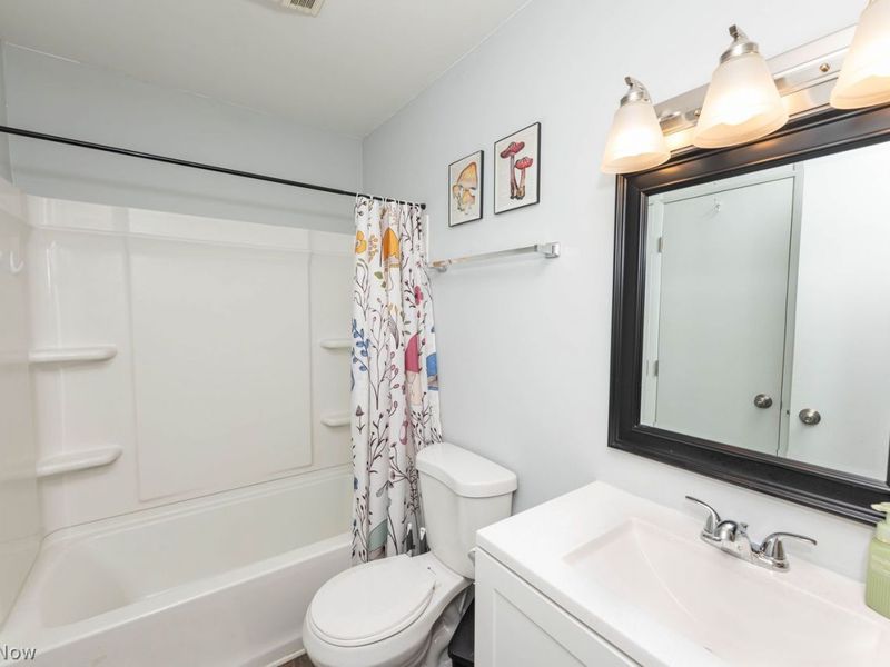 35222 S Turtle Trail , Unit 9B, Willoughby, OH 44094 Photo 19