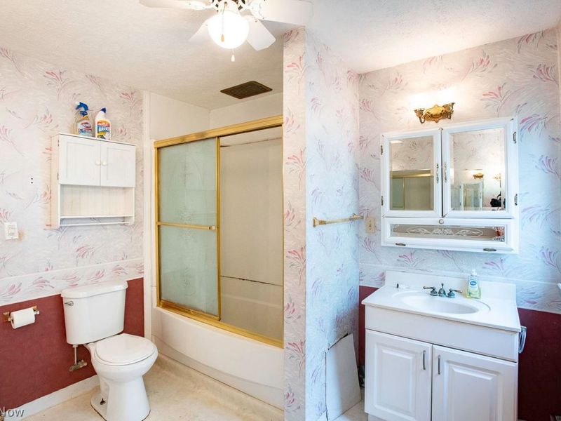 26030 Bagley Road , Olmsted Falls, OH 44138 Photo 16