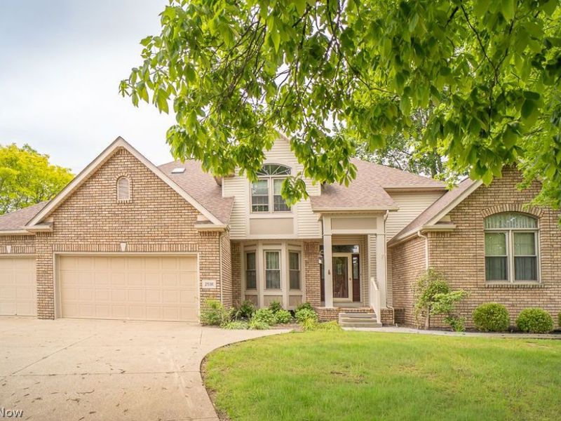 2591 Fallen Oak Circle NE, Massillon, OH 44646 Photo 1
