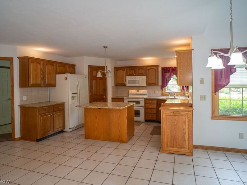 2591 Fallen Oak Circle NE, Massillon, OH 44646 Photo 17