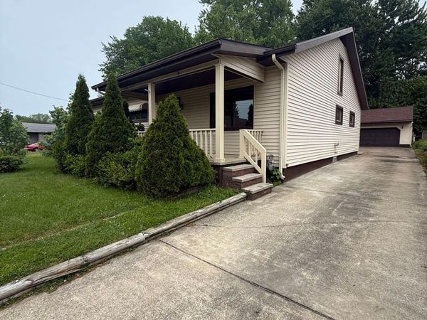 1802 Lyndon Avenue , Ashtabula, OH 44004