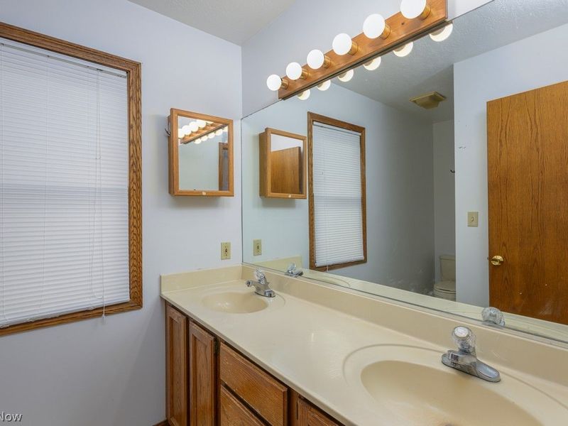 1597 Briarwood Way , Uniontown, OH 44685 Photo 16