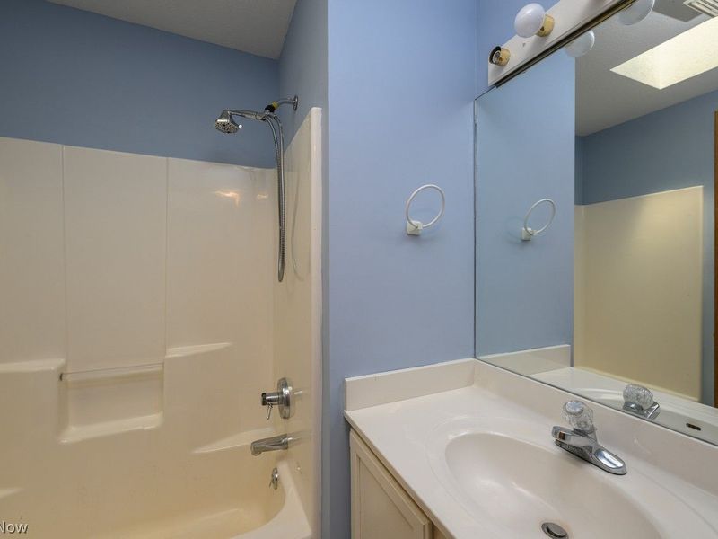 1597 Briarwood Way , Uniontown, OH 44685 Photo 22