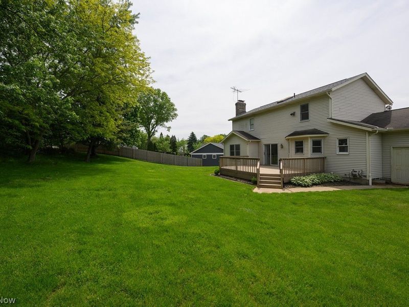 1597 Briarwood Way , Uniontown, OH 44685 Photo 34