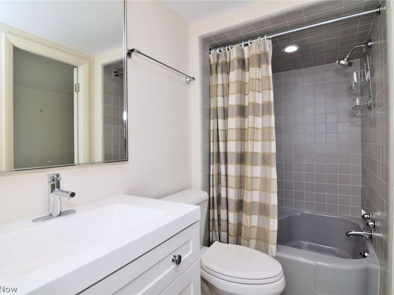 20101 N Park Boulevard , Unit 201, Shaker Heights, OH 44118 Photo 26