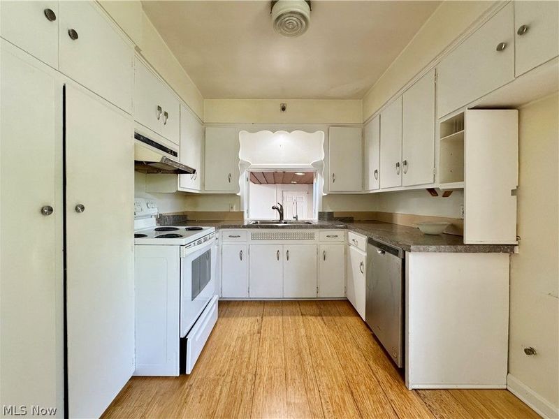 19493 Riverwood Avenue , Rocky River, OH 44116 Photo 11
