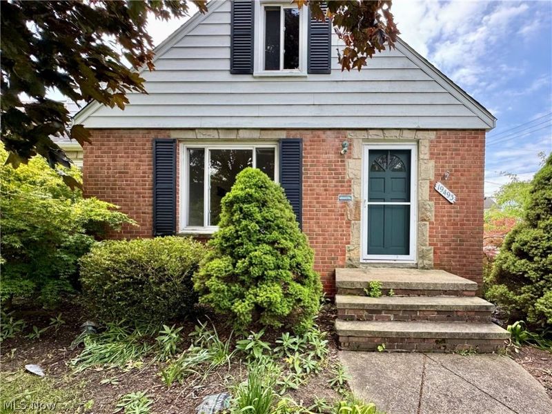 19493 Riverwood Avenue , Rocky River, OH 44116 Photo 2