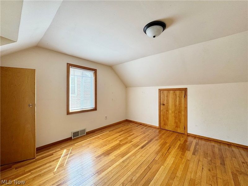 19493 Riverwood Avenue , Rocky River, OH 44116 Photo 22