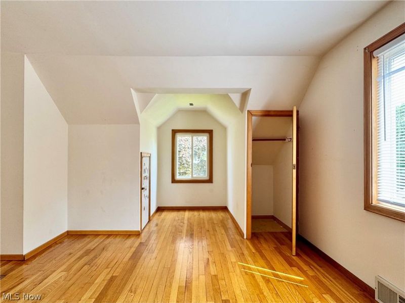 19493 Riverwood Avenue , Rocky River, OH 44116 Photo 23