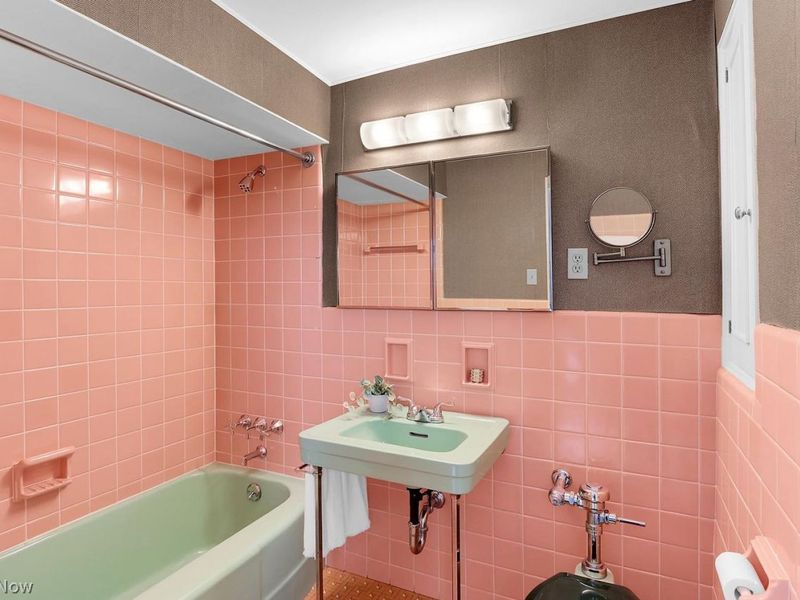 13900 Shaker Boulevard , Unit 1214, Cleveland, OH 44120 Photo 17