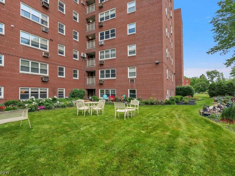 13900 Shaker Boulevard , Unit 1214, Cleveland, OH 44120 Photo 21
