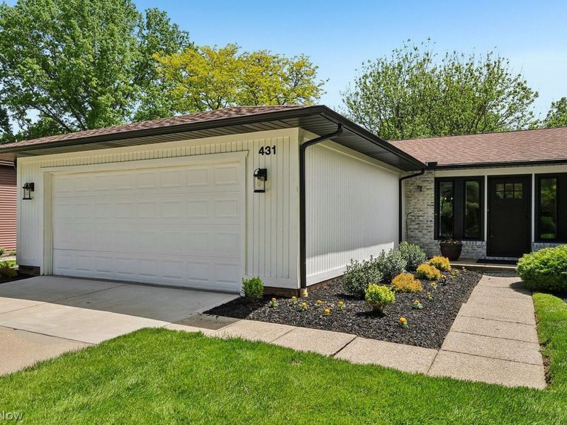 431 Lynden Drive , Highland Heights, OH 44143 Photo 3