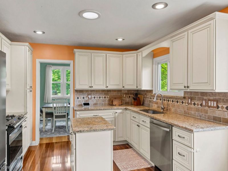 34008 Detroit Road , Avon, OH 44011 Photo 12