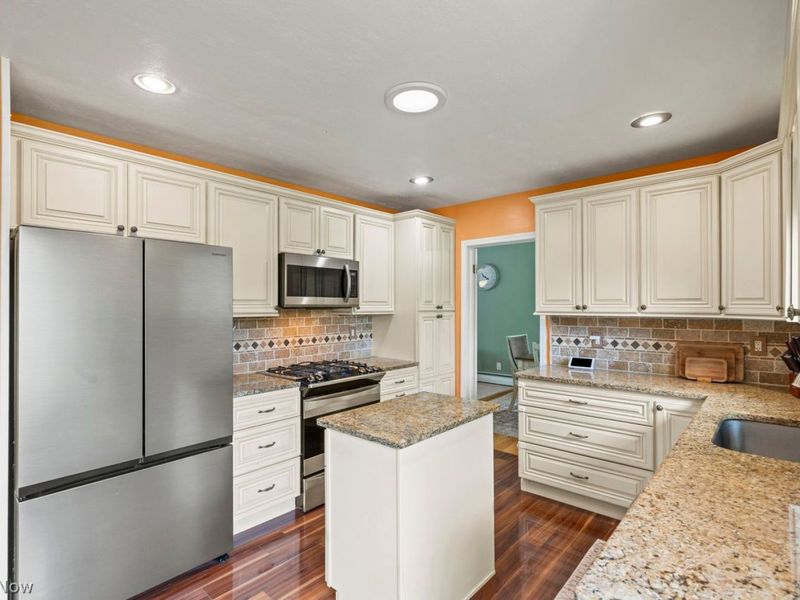 34008 Detroit Road , Avon, OH 44011 Photo 13