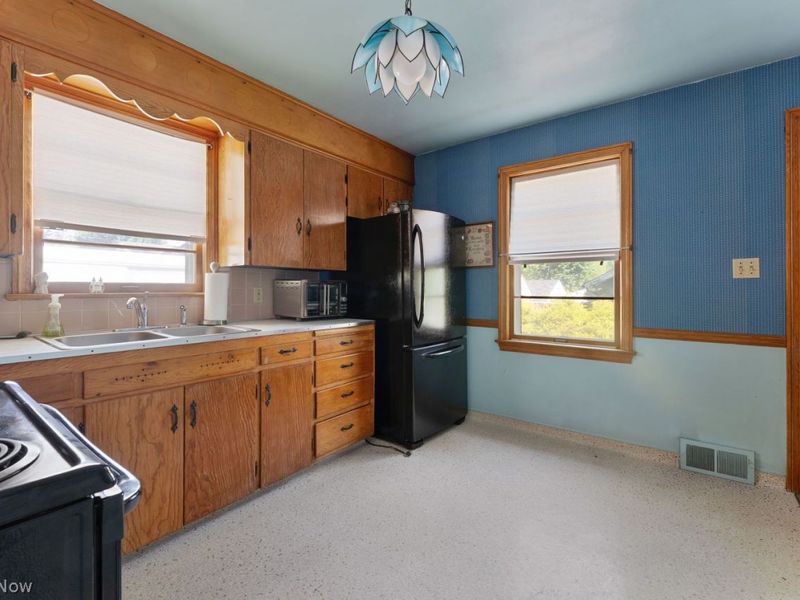 132 S Main Street , Youngstown, OH 44515 Photo 11