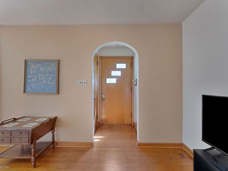 132 S Main Street , Youngstown, OH 44515 Photo 3