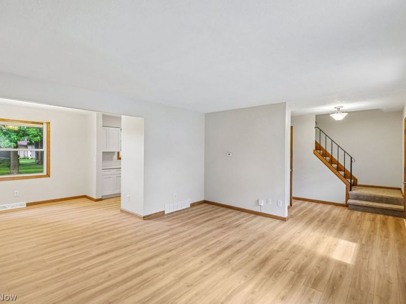 387 Ridgewood Drive , Eastlake, OH 44095 Photo 4