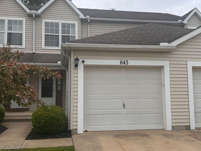 643 Almas Court , Brunswick, OH 44212 Photo 2