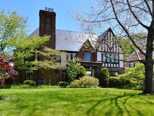 3159 Van Aken Boulevard , Shaker Heights, OH 44120