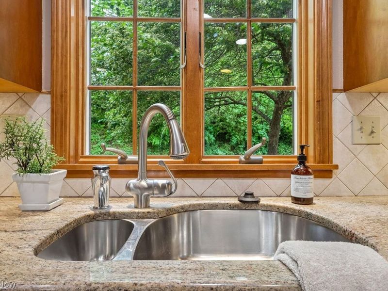 5267 Portage Drive , Vermilion, OH 44089 Photo 7