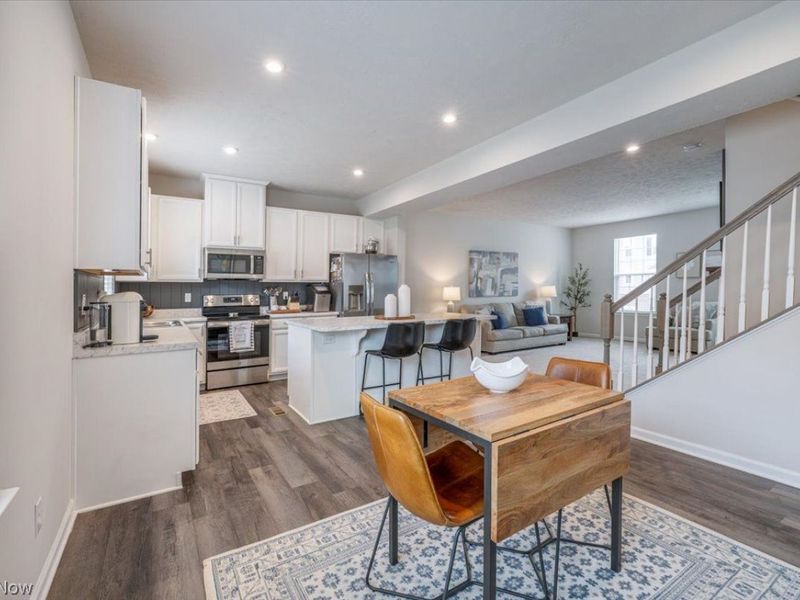 34579 Ethan Way , Willoughby, OH 44094 Photo 4