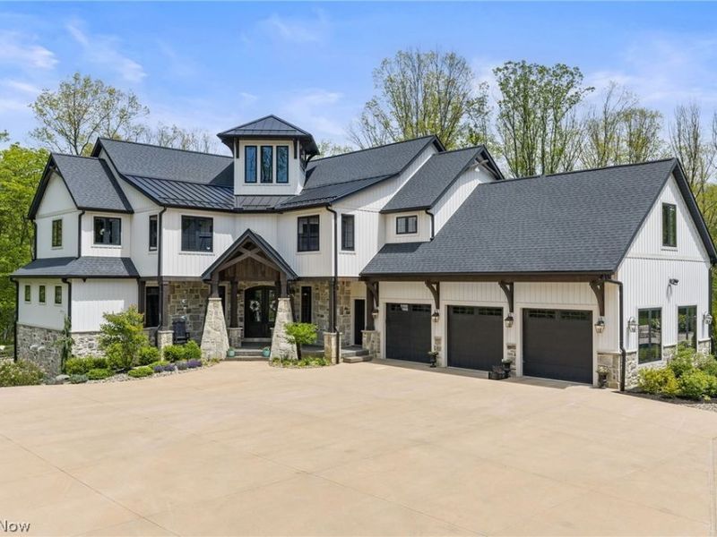 2051 Ridge Road , Hinckley, OH 44233 Photo 1