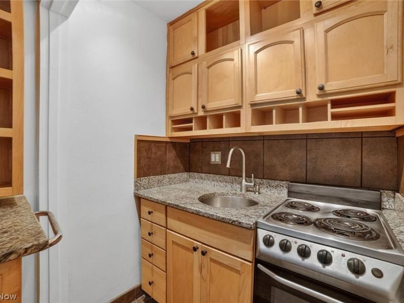 11720 Edgewater Drive , Unit 204, Lakewood, OH 44107 Photo 9