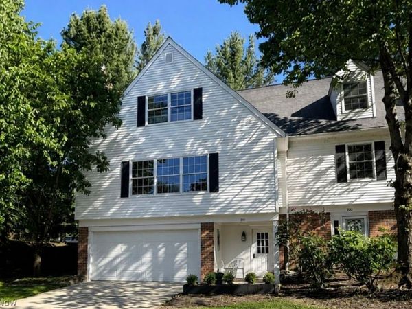 210 Commons Court , Chagrin Falls, OH 44022