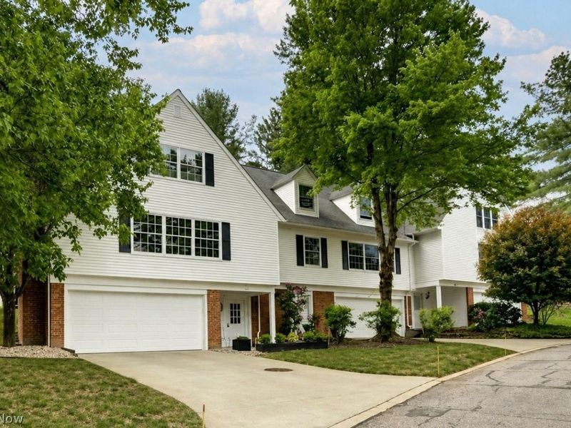210 Commons Court , Chagrin Falls, OH 44022 Photo 2