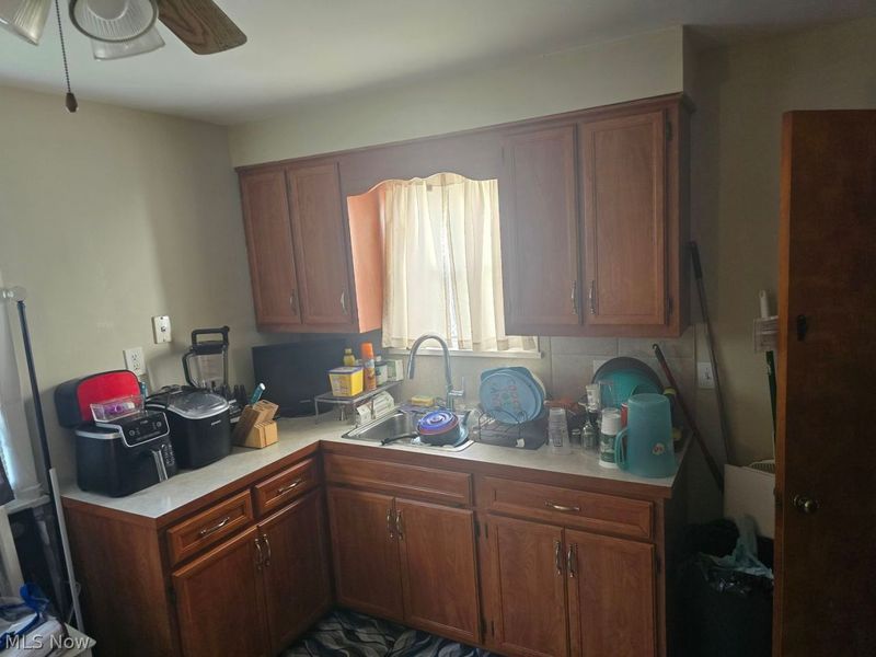 13706 Shady Oak Boulevard , Garfield Heights, OH 44125 Photo 3