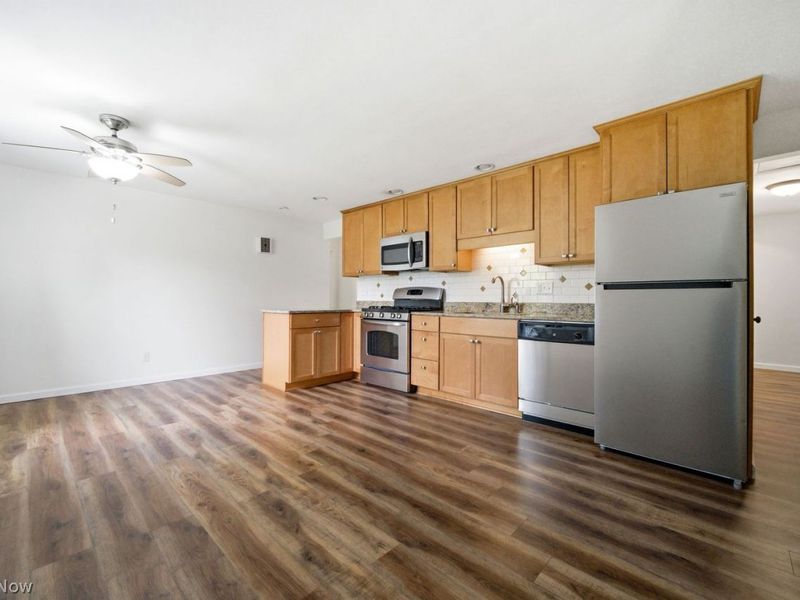 11842 Joy Acres Lane, Chardon, OH 44024 Photo 5