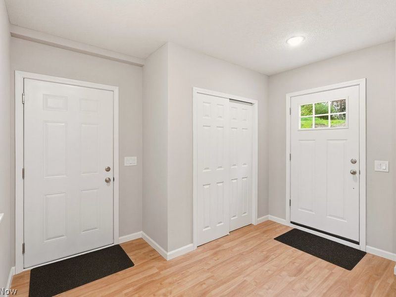 215 Forest Drive , Bedford, OH 44146 Photo 8