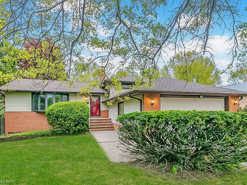5823 Ridgebury Boulevard , Cleveland, OH 44124 Photo 1