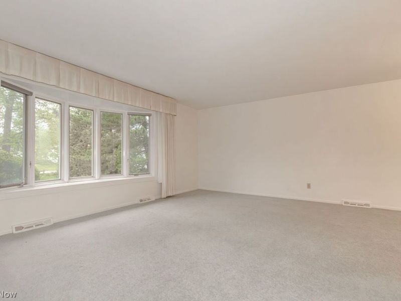 5823 Ridgebury Boulevard , Cleveland, OH 44124 Photo 2