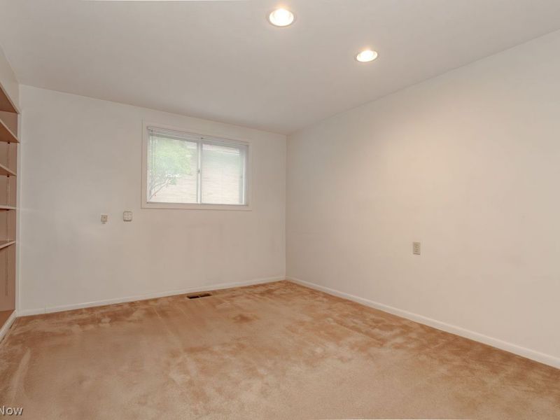 5823 Ridgebury Boulevard , Cleveland, OH 44124 Photo 28