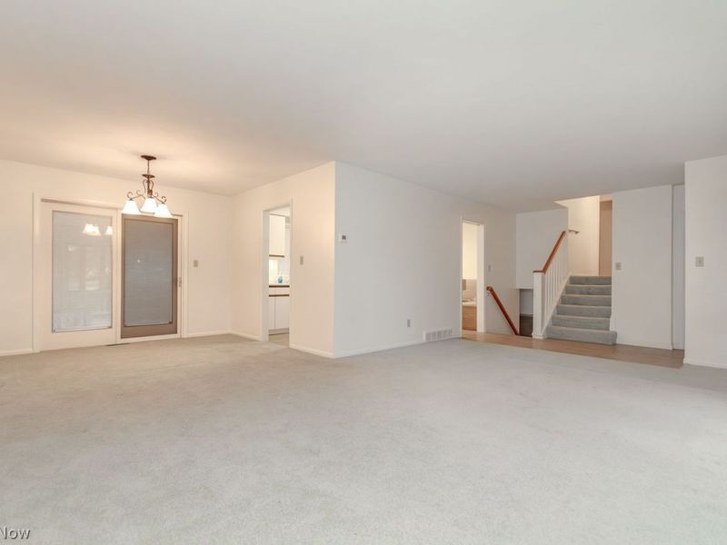 5823 Ridgebury Boulevard , Cleveland, OH 44124 Photo 5