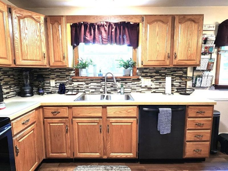 2605 Cleveland Boulevard , Lorain, OH 44052 Photo 5