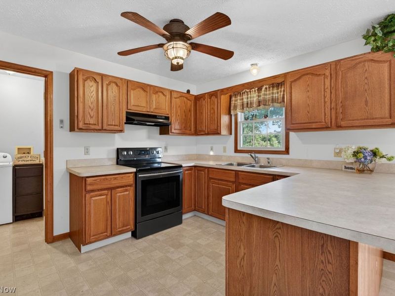 12002 W Lake Road , Vermilion, OH 44089 Photo 10