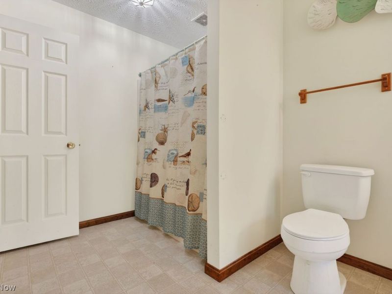 12002 W Lake Road , Vermilion, OH 44089 Photo 27