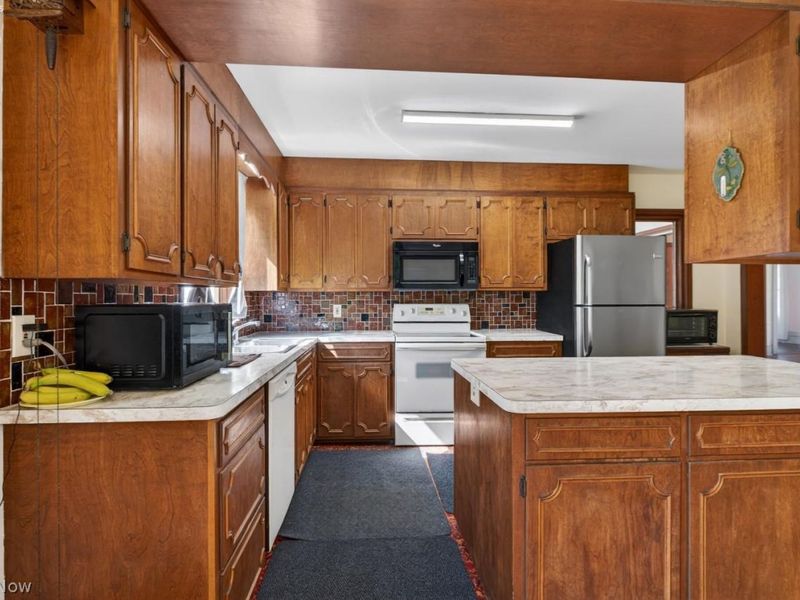 13184 Gore Orphanage Road , Wakeman, OH 44889 Photo 10