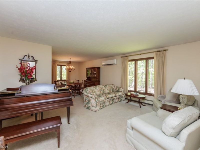 94 Pinecrest Drive , Bedford, OH 44146 Photo 13