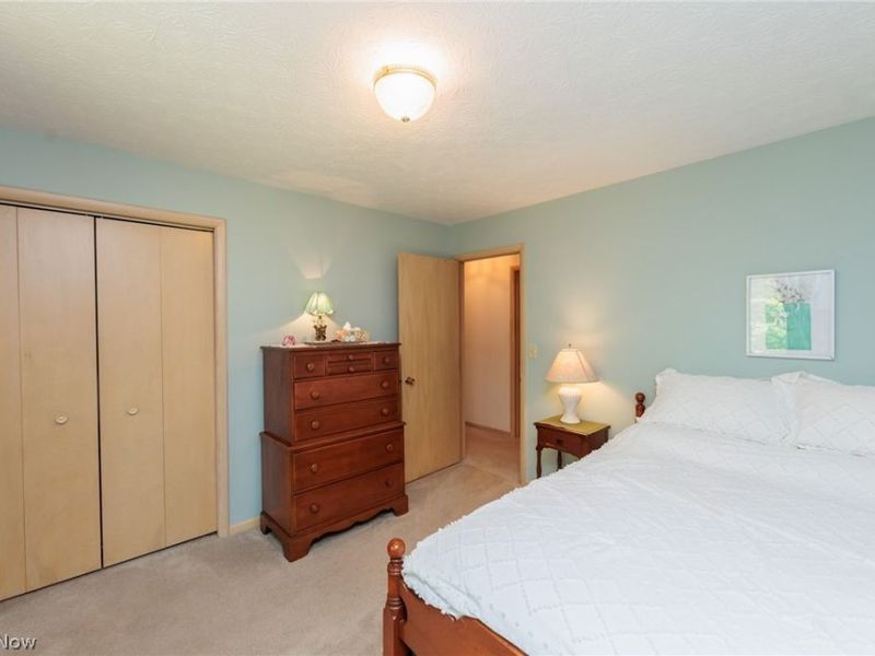 94 Pinecrest Drive , Bedford, OH 44146 Photo 9