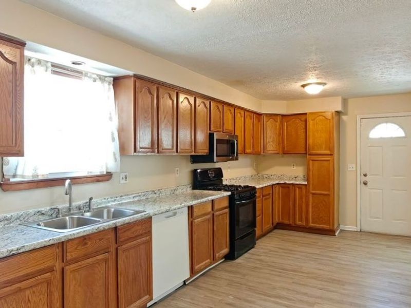 3871 W 21st Street , Cleveland, OH 44109 Photo 10